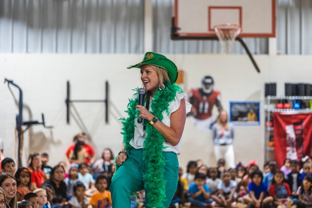 Elm Street Elementary Brings Out the Energy for BacktoSchool Pep